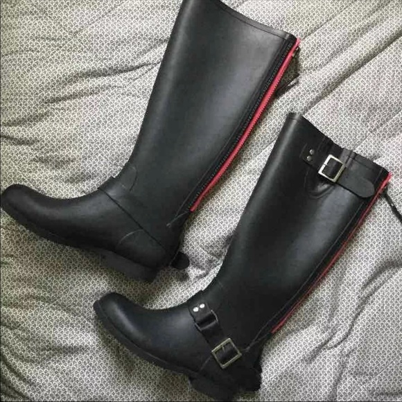 Steve Madden rain boots - Picture 2 of 6